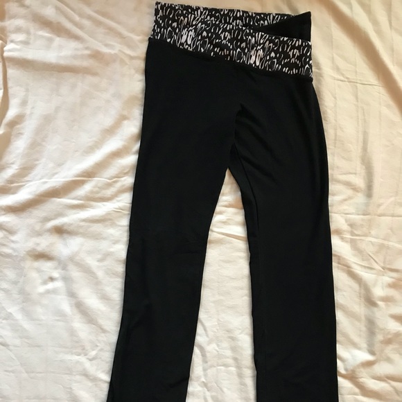 Victoria's Secret Pants - Victoria’s Secret Sport Yoga Pants-size M